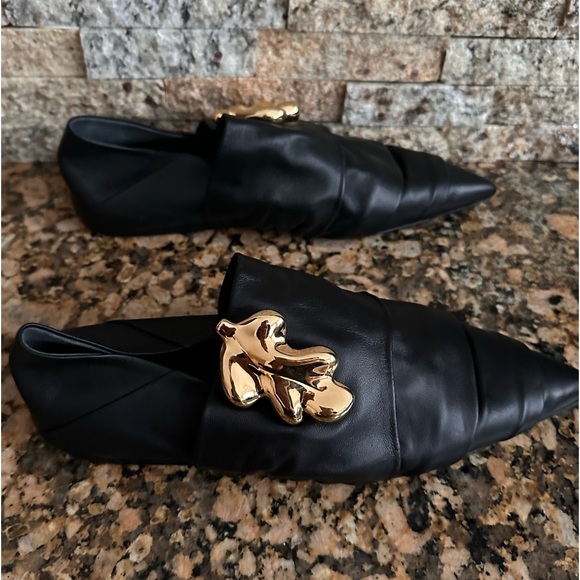 Jil Sander Leaf Hardware Pointed Toe Flat - Picture 7 of 16